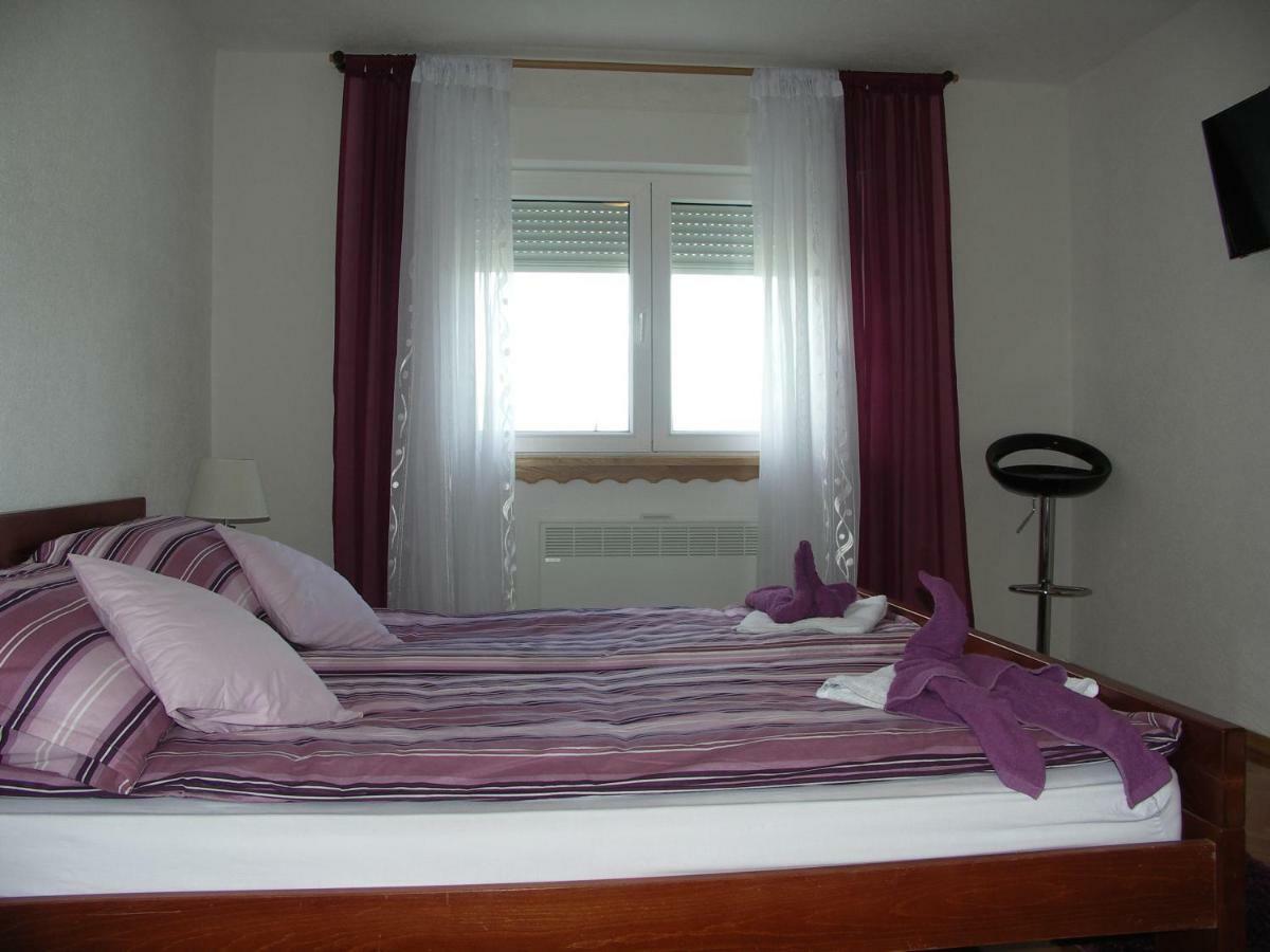קורניצה Apartments Zegarac House מראה חיצוני תמונה