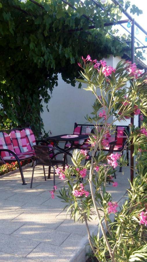 קורניצה Apartments Zegarac House מראה חיצוני תמונה